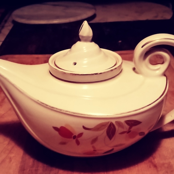Vintage Hall Aladdin Teapot - Picture 5 of 6